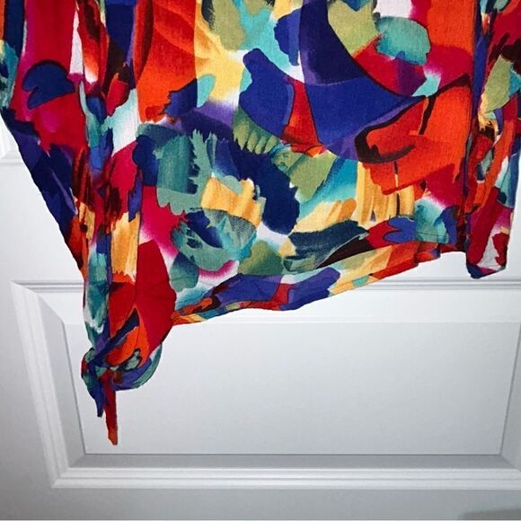 Life & Style Water Color Print Asymmetrical Dolman Short Sleeve Top - Picture 3 of 6